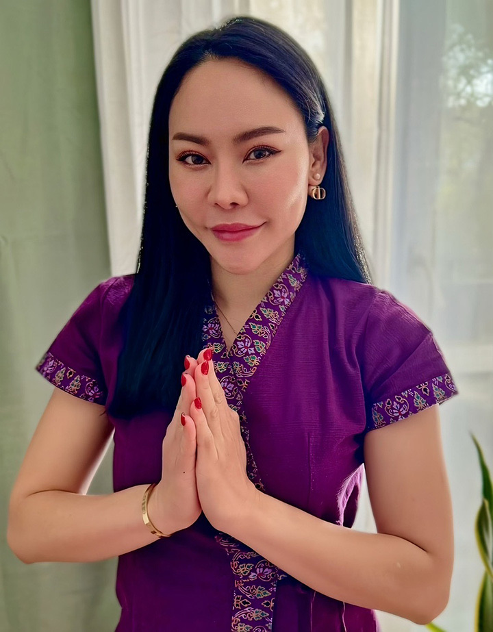 Therapeutin aus dem Varee Team, Ausbildung in Thailand